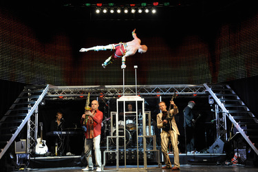 'Forever Young' Cast