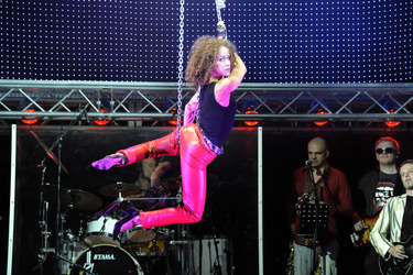 'Forever Young' Cast