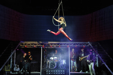 'Forever Young' Cast