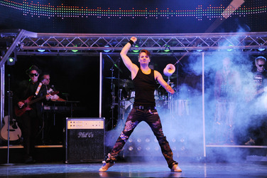 'Forever Young' Cast