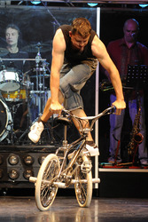 'Forever Young' Cast