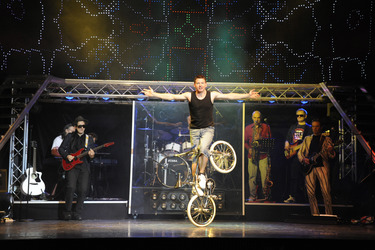 'Forever Young' Cast