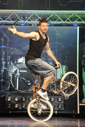 'Forever Young' Cast