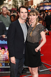 Jimmy Carr mit Begleitung