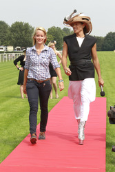 Jorge Gonzalez mit Laufsteg-Kandidatin