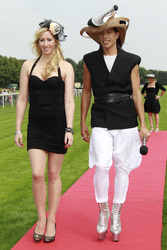 Jorge Gonzalez mit Laufsteg-Kandidatin