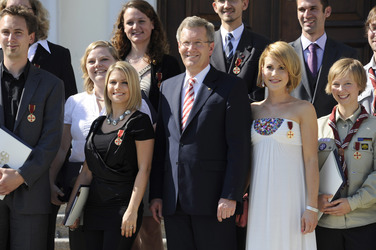 Jeanette Biedermann, Christian Wulff, Wolke Hegenbarth und weitere Verdienstkreuzempfänger