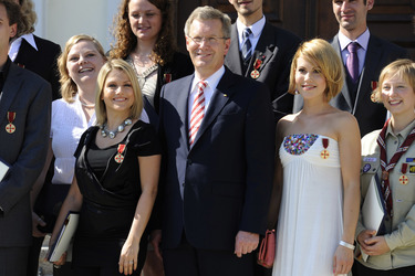 Jeanette Biedermann, Christian Wulff, Wolke Hegenbarth und weitere Verdienstkreuzempfänger