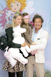 Florian Langenscheidt mit Lebensgefährtin Miriam Friedrich und Tochter Charlotte