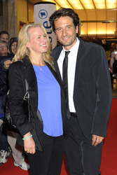 Oliver Mommsen mit Ehefrau Nikola