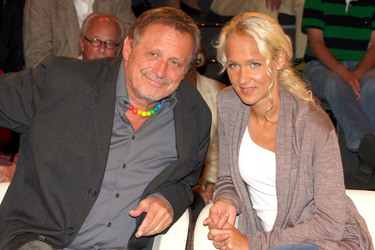 Konstantin Wecker mit Ehefrau Annik