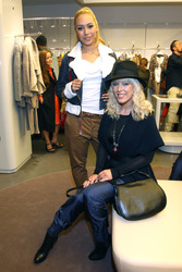 Leonore Bartsch, Ronja Hilbig (Queensberry)