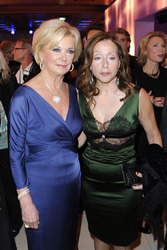 Liz Mohn, Vicky Leandros