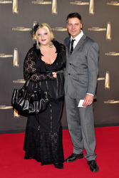 Tine Wittler mit Begleitung