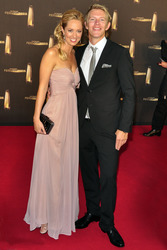 Simon Gosejohann mit Begleitung