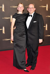 Denis Scheck mit Begleitung