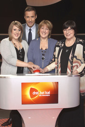 Kai Pflaume mit Kandidatinnen