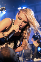 Sandra Nasic (Guano Apes)