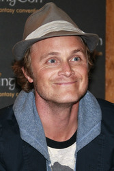 Schauspieler; John Gilbert in 'The Vampire Diaries'; Josef Bazhaev in '24'; Adam Monroe in 'Heroes'; Julian Sark in 'Alias'; Gastrolle in 'Charmed'