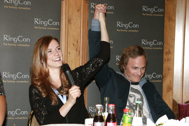 Sara Canning, David Anders