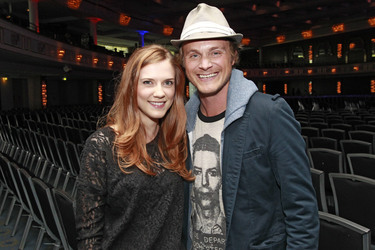 Sara Canning, David Anders