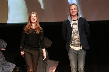 Sara Canning, David Anders