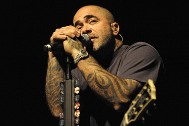 Aaron Lewis (Staind)