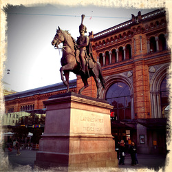 Ernst August Denkmal