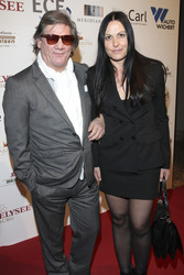 Claude-Oliver Rudolph mit Begleitung