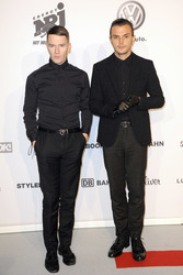 Adam Anderson, Theo Hutchcraft (Hurts)