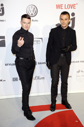 Adam Anderson, Theo Hutchcraft (Hurts)