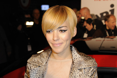 Alina Süggeler (Frida Gold)