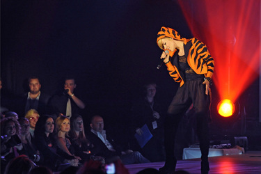 Alina Süggeler (Frida Gold)