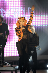 Alina Süggeler (Frida Gold)