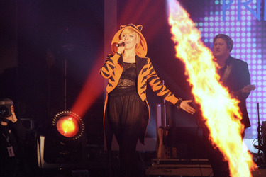 Alina Süggeler (Frida Gold)