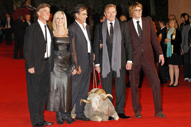 Olivia Newton-John mit Ehemann John Easterling, Tiertrainer, Stephan Elliott, Kris Marshall