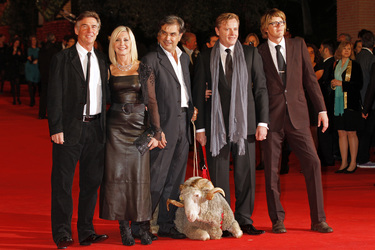 Olivia Newton-John mit Ehemann John Easterling, Tiertrainer, Stephan Elliott, Kris Marshall