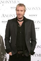 Rhys Ifans