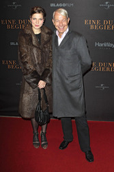 Joe Groebel mit Begleitung