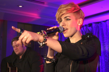 Alina Süggeler (Frida Gld)