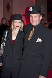 Michael Mendl mit Begleitung