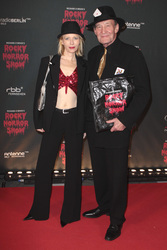 Michael Mendl mit Begleitung