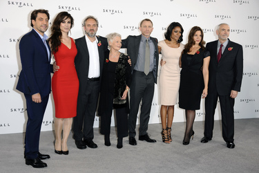 Javier Bardem, Bérénice Marlohe, Sam Mendes, Judi Dench, Daniel Craig, Naomie Harris, Barbara Broccoli, Michael G Wilson