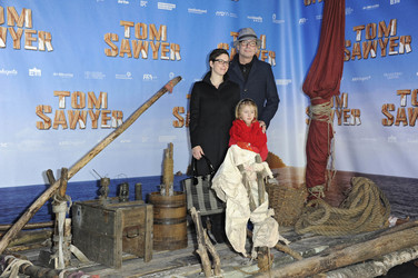 Leander Haußmann mit Annika Kuhl und Tochter Kunikunde