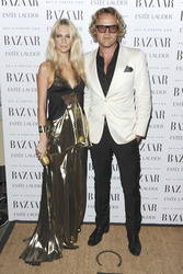 Poppy Delevingne mit Begleitung