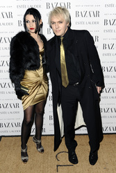 Nick Rhodes (Duran Duran) mit Begleitung