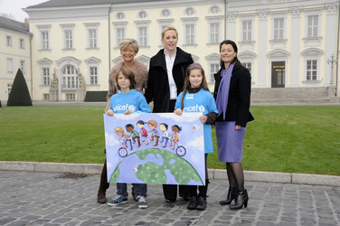 Ann Kathrin Linsenhoff, Bettina Wulff, Alexandra Meindl-Müller