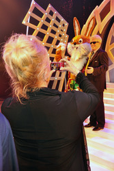 Heino wird von Gattin Hannelore fotografiert