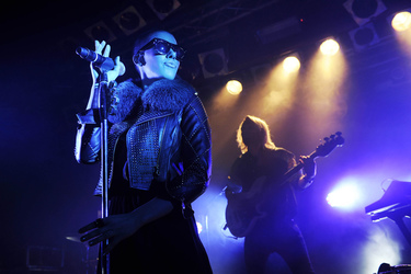 Alina Süggeler, Andi Weizel (Frida Gold)