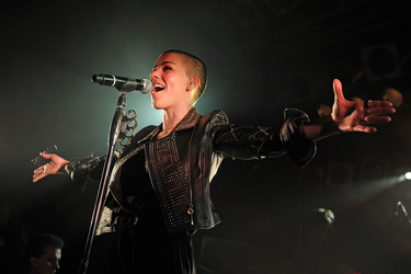 Alina Süggeler (Frida Gold)